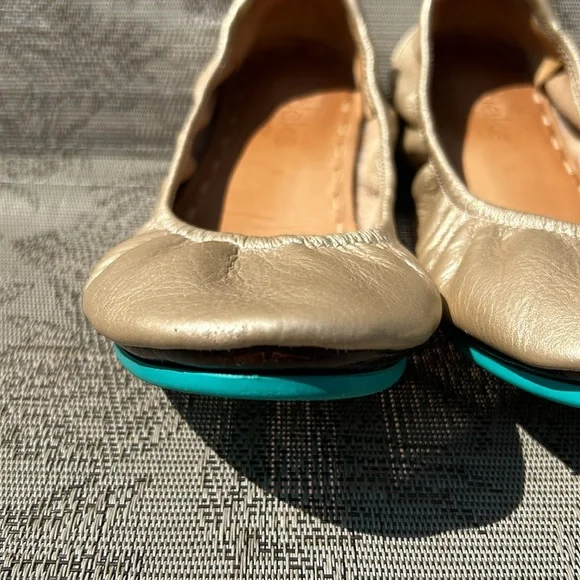 💛 Metallic Champagne Tieks size 8 - Picture 3 of 6